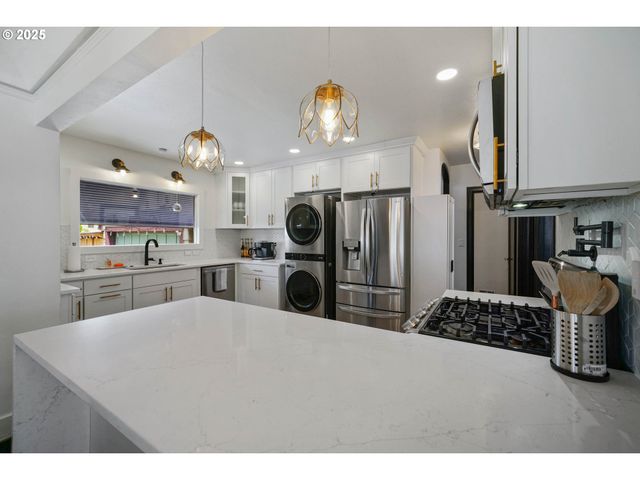 1515 19TH St Ne, Salem, OR 97301