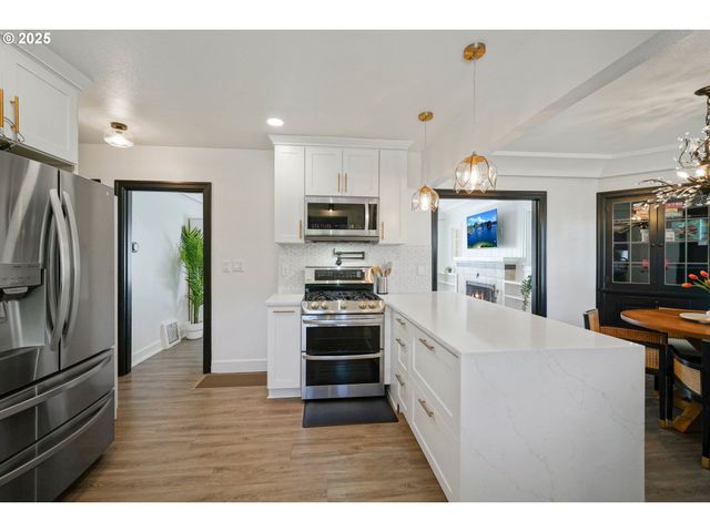 1515 19TH St Ne, Salem, OR 97301