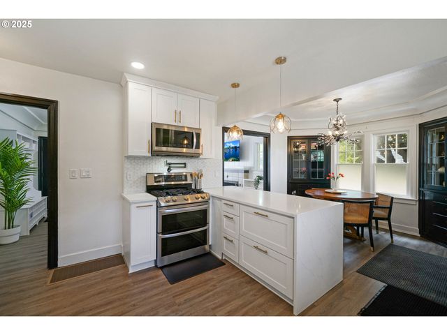 1515 19TH St Ne, Salem, OR 97301