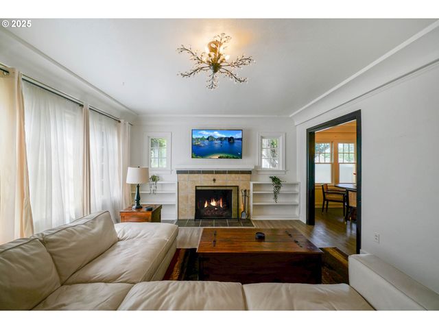 1515 19TH St Ne, Salem, OR 97301