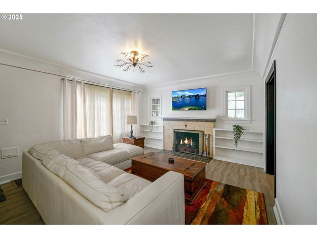 1515 19TH St Ne, Salem, OR 97301