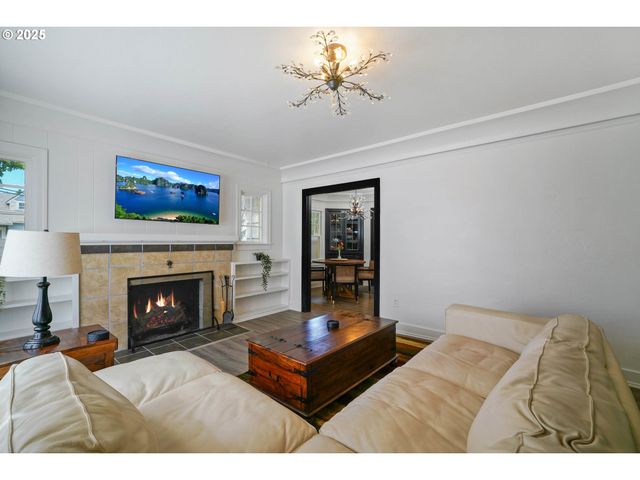 1515 19TH St Ne, Salem, OR 97301