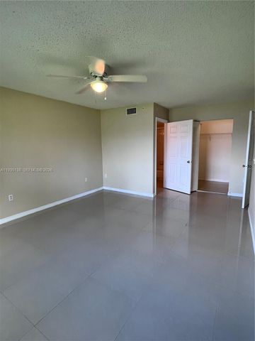 5061 Wiles Rd 102, Coconut Creek, FL 33073