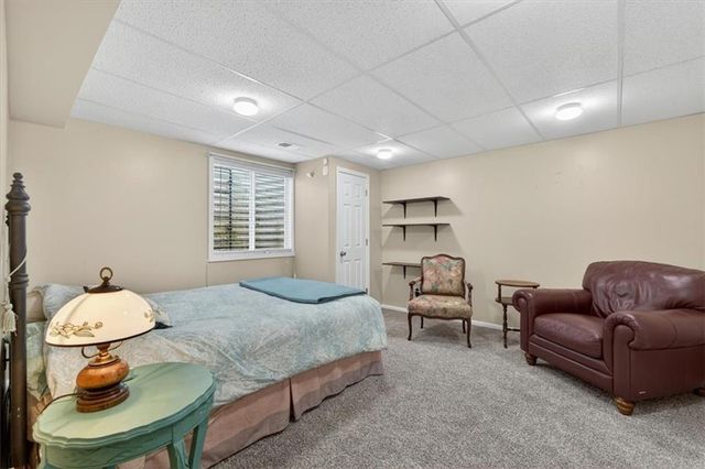 2717 S Woodbury Drive, Independence, MO 64055