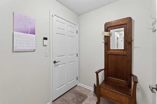 2717 S Woodbury Drive, Independence, MO 64055