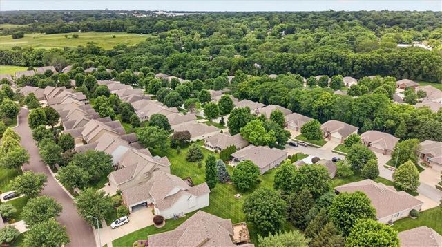 2717 S Woodbury Drive, Independence, MO 64055