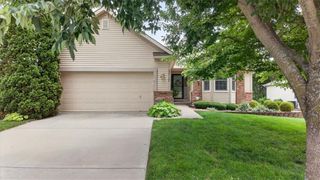 2717 S Woodbury Drive, Independence, MO 64055