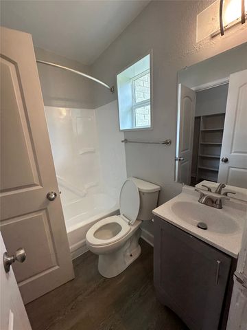 307 Rose Street 311-A, Arlington, TX 76010