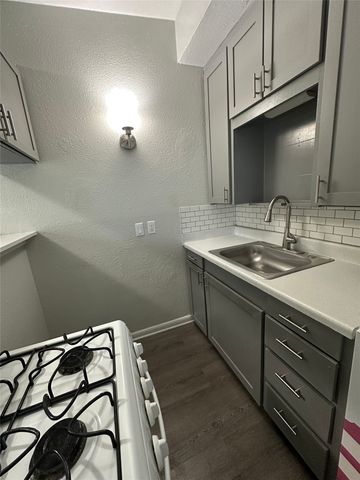 307 Rose Street 311-A, Arlington, TX 76010