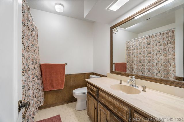 517 Baylor Court, Bartlesville, OK 74006