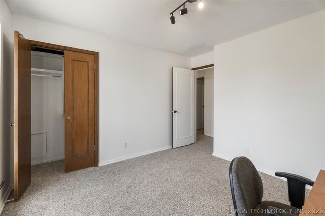 517 Baylor Court, Bartlesville, OK 74006