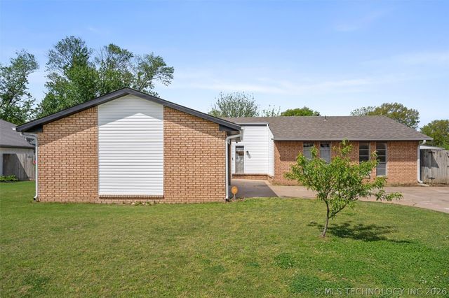 517 Baylor Court, Bartlesville, OK 74006