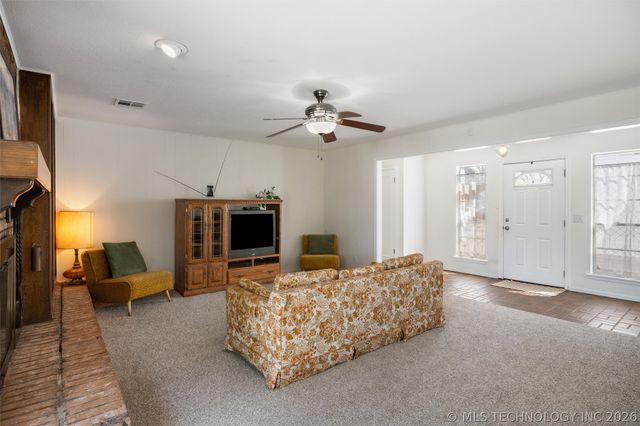 517 Baylor Court, Bartlesville, OK 74006