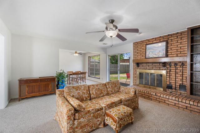 517 Baylor Court, Bartlesville, OK 74006
