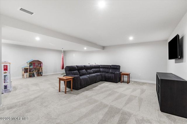 7 Patriot Street, Farmingdale, NJ 07727