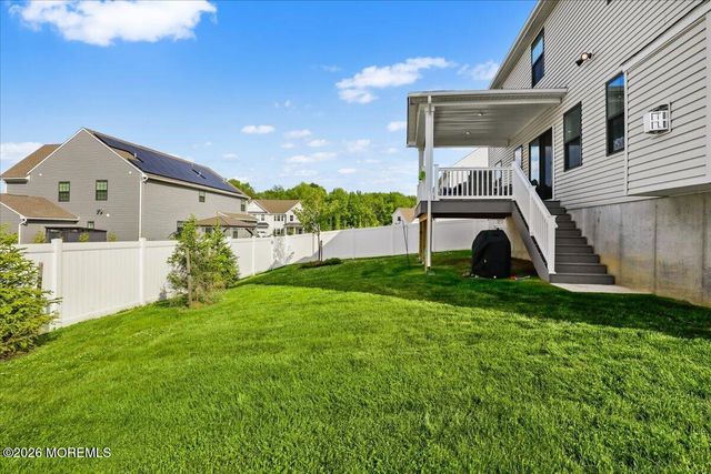 7 Patriot Street, Farmingdale, NJ 07727