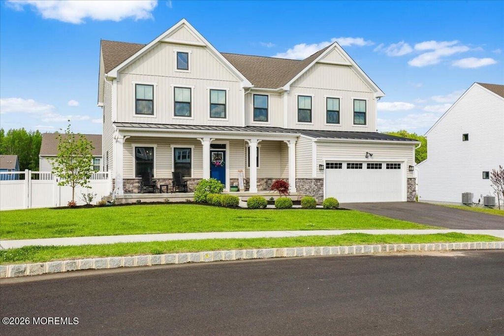7 Patriot Street, Farmingdale, NJ 07727