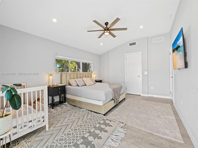 1203 Lincoln St, Hollywood, FL 33019