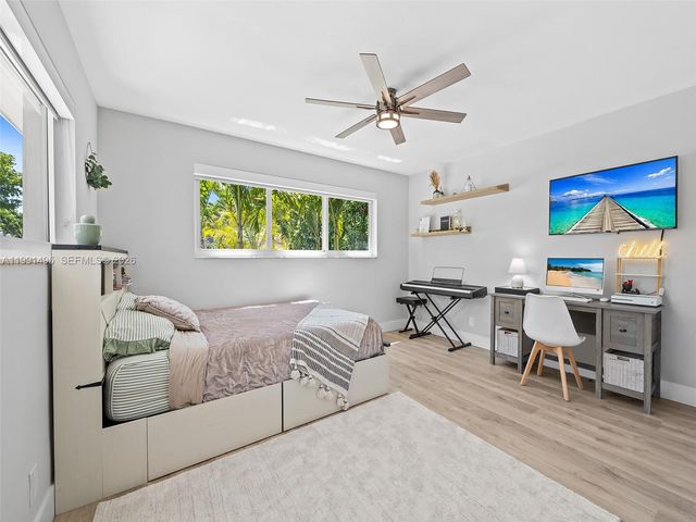 1203 Lincoln St, Hollywood, FL 33019