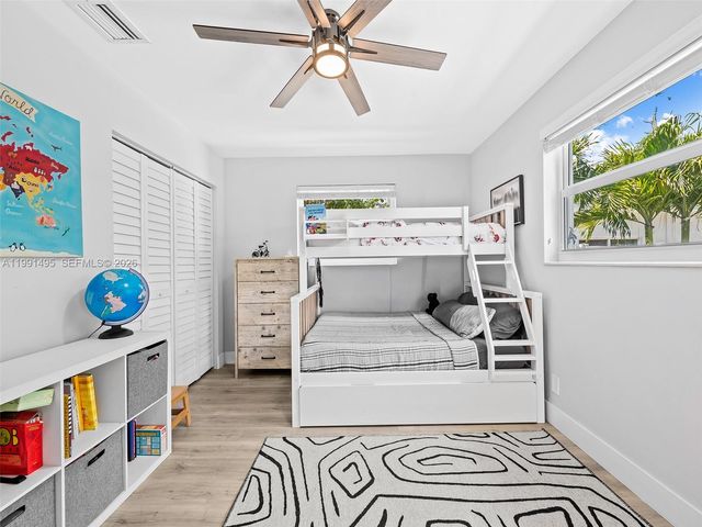 1203 Lincoln St, Hollywood, FL 33019