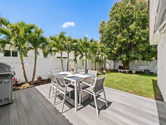 1203 Lincoln St, Hollywood, FL 33019