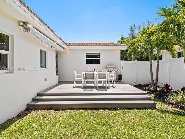 1203 Lincoln St, Hollywood, FL 33019