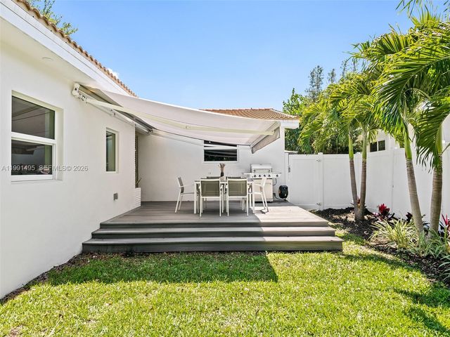 1203 Lincoln St, Hollywood, FL 33019