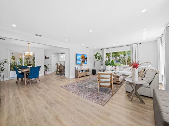 1203 Lincoln St, Hollywood, FL 33019