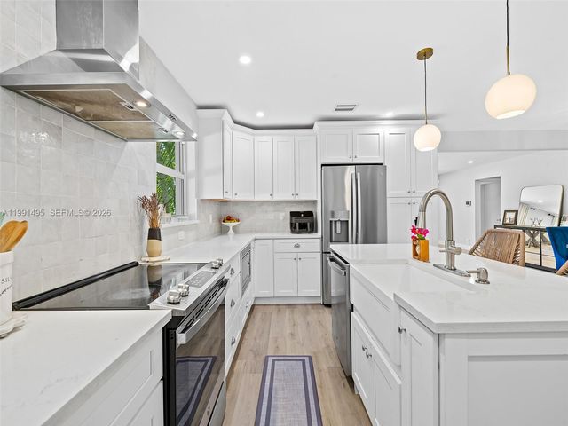 1203 Lincoln St, Hollywood, FL 33019