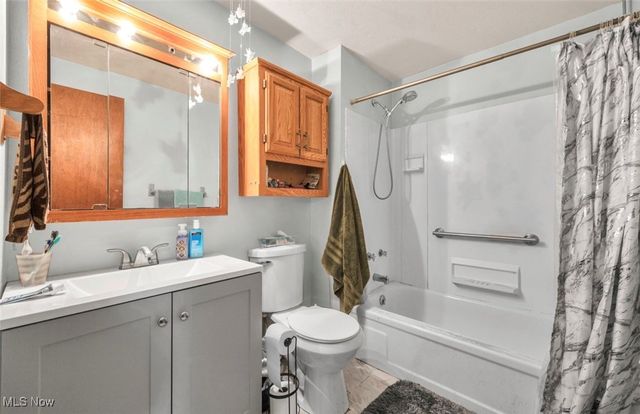 4124 Leavitt Road, Lorain, OH 44053