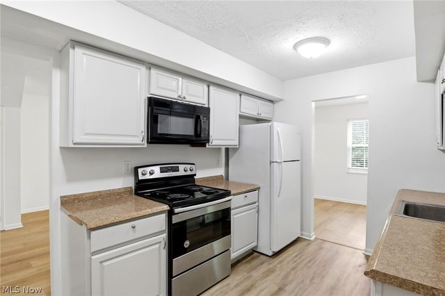 1771 Rolling Hills Drive D, Twinsburg, OH 44087