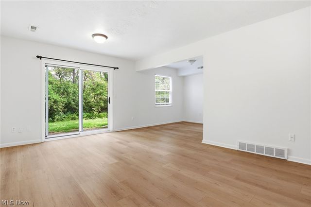 1771 Rolling Hills Drive D, Twinsburg, OH 44087