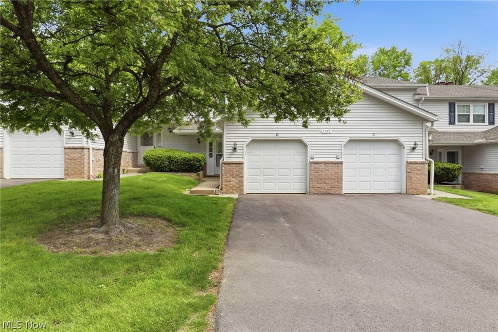 1771 Rolling Hills Drive D, Twinsburg, OH 44087