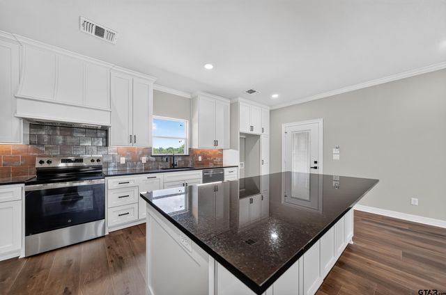 17814 County Road 285, Arp, TX 75750