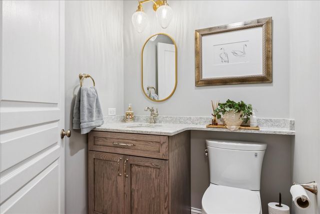 310 E Church Avenue 209, Libertyville, IL 60048