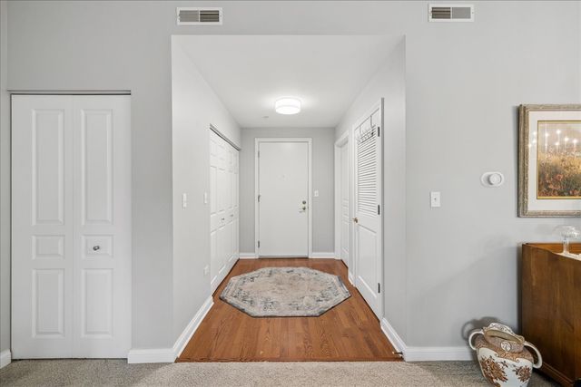 310 E Church Avenue 209, Libertyville, IL 60048