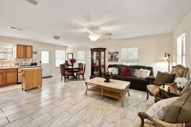 116 E Beachwood Loop, Trinidad, TX 75163