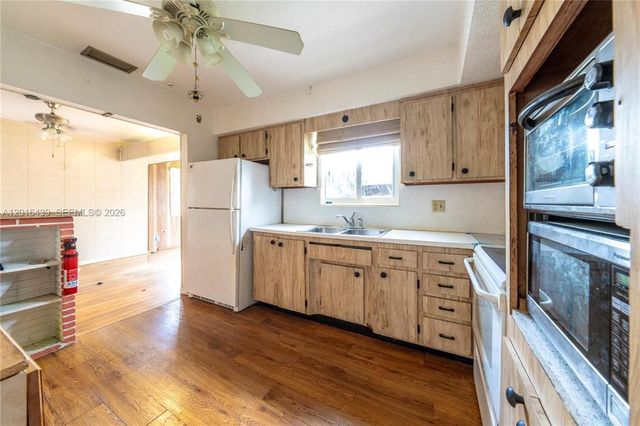 2300 N 57th Terrace, Hollywood, FL 33021