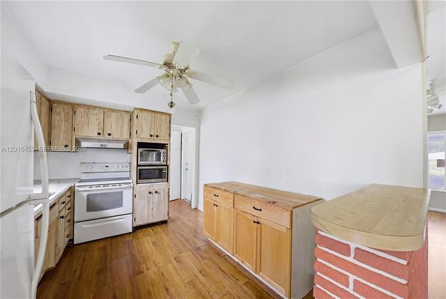 2300 N 57th Terrace, Hollywood, FL 33021