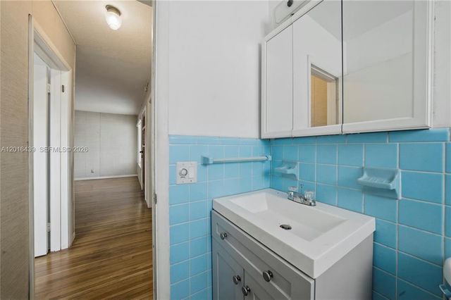 2300 N 57th Terrace, Hollywood, FL 33021