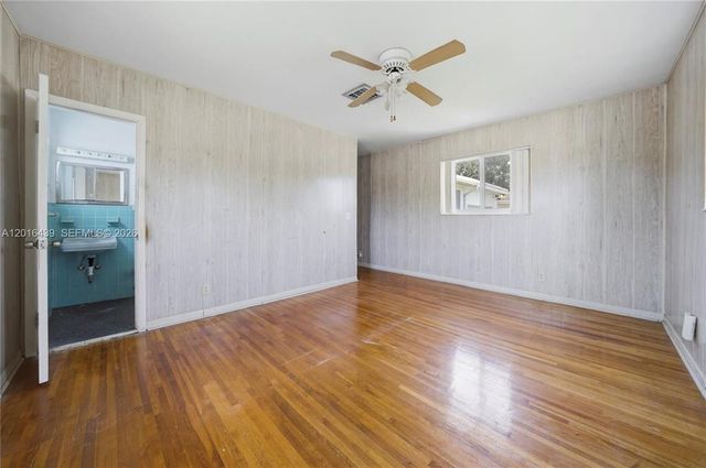 2300 N 57th Terrace, Hollywood, FL 33021