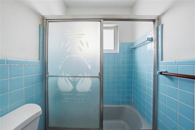 2300 N 57th Terrace, Hollywood, FL 33021
