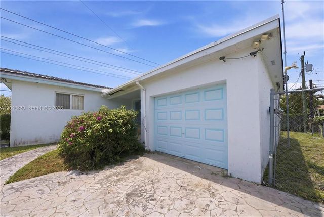 2300 N 57th Terrace, Hollywood, FL 33021