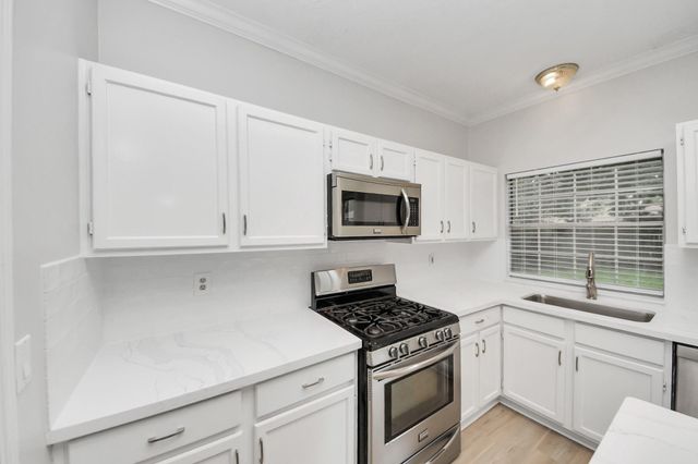 4907 Heritage Plains Drive, Friendswood, TX 77546