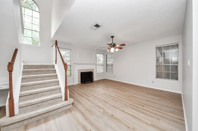 4907 Heritage Plains Drive, Friendswood, TX 77546