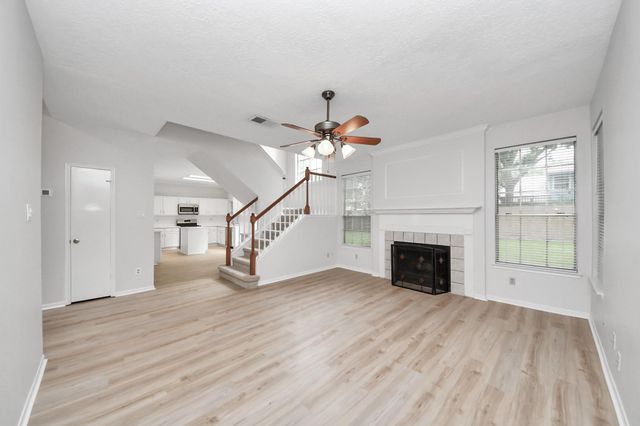 4907 Heritage Plains Drive, Friendswood, TX 77546