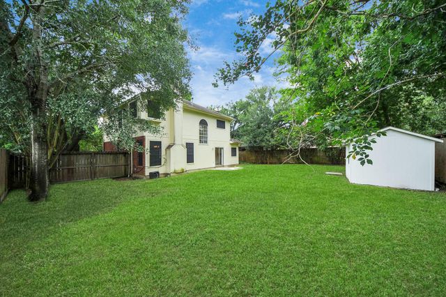 4907 Heritage Plains Drive, Friendswood, TX 77546