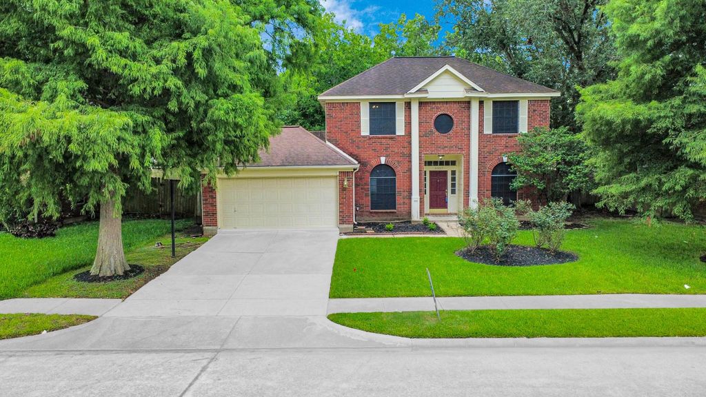 4907 Heritage Plains Drive, Friendswood, TX 77546