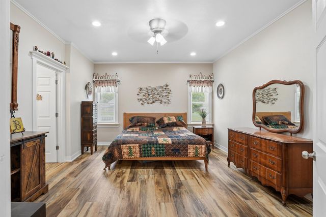 1714 12th Avenue, Eldora, IA 50627