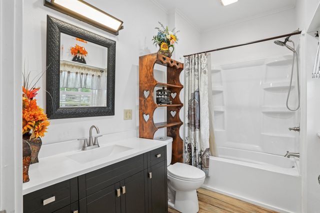 1714 12th Avenue, Eldora, IA 50627
